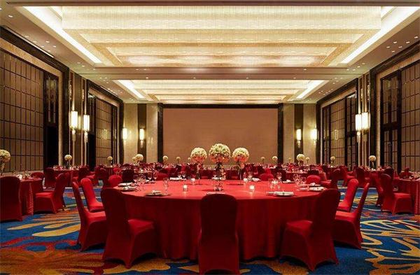 酒店水晶灯定制 宴会厅找照明设计效果图