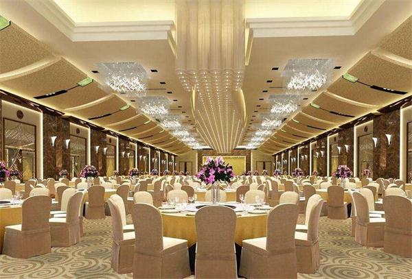 大型酒店宴会厅灯具厂家定制  优质水晶灯饰一站式安装效果