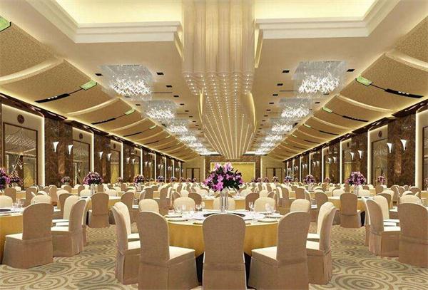 大型酒店宴会厅灯具厂家定制  优质水晶灯饰一站式安装效果